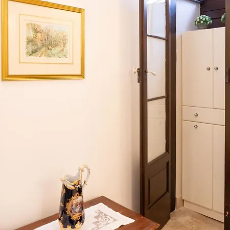 Greliu 1860 בית הארחה